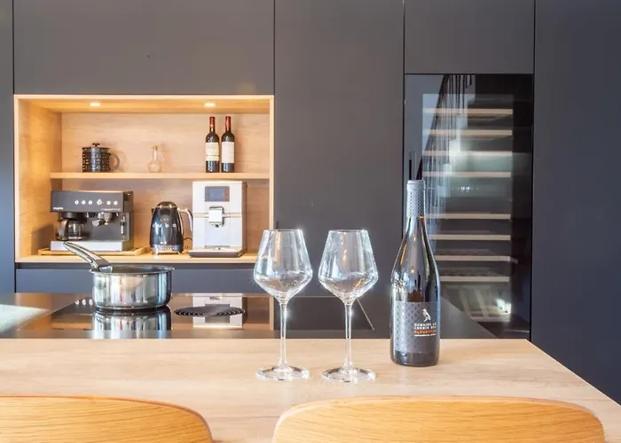 La Thelma 5 étoiles, Piscine, Sauna Et Jacuzzi